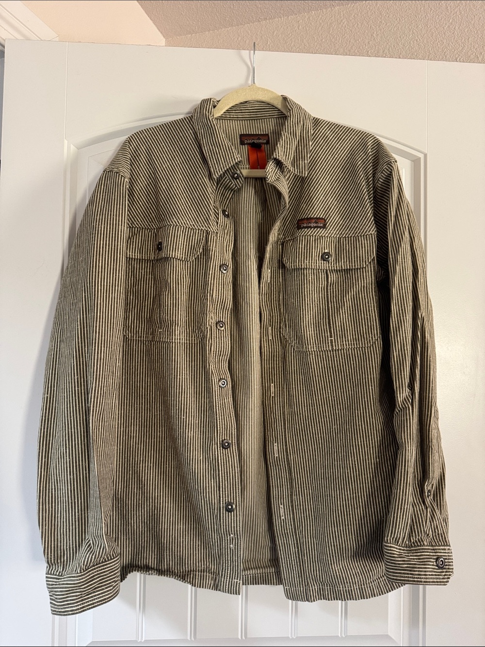 Patagonia Men's Beige Striped Shirt Jacket